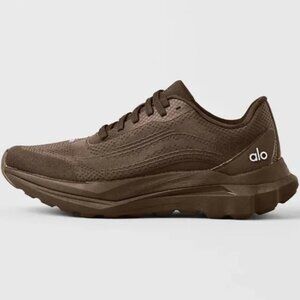 Alo Yoga Runner Sneaker Running Shoe in Espresso dark brown